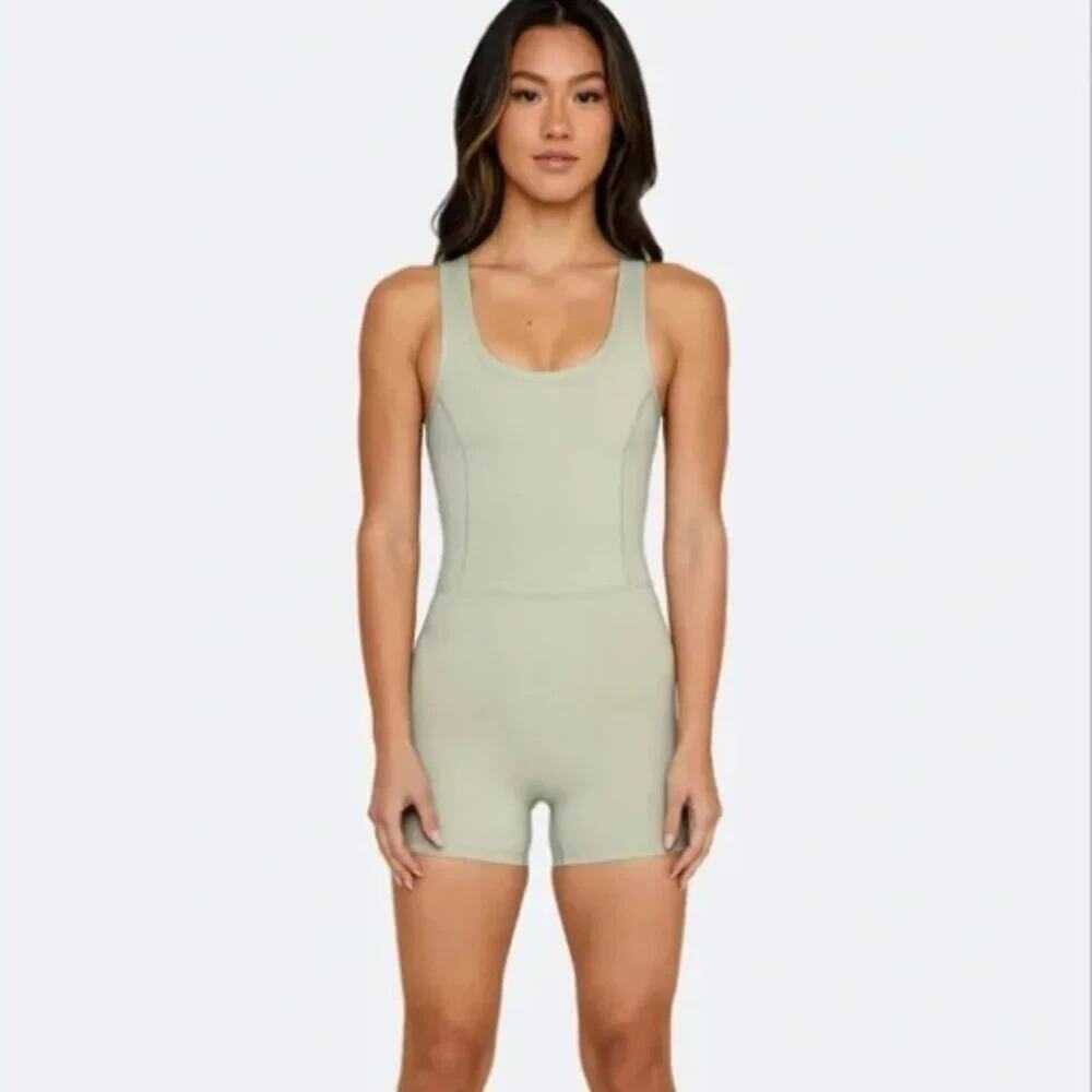 SET ACTIVE Sportbody Shortysuit Romper Vice Green Medium